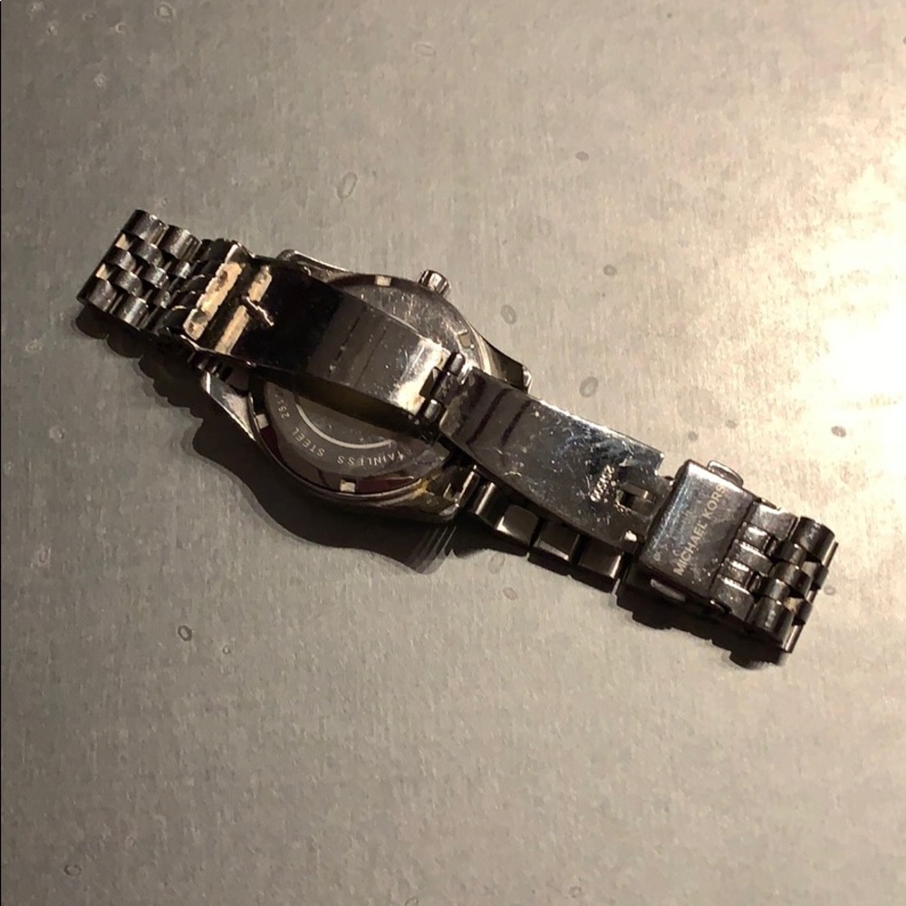 Michael Kors silver watch - Picture 4 of 5